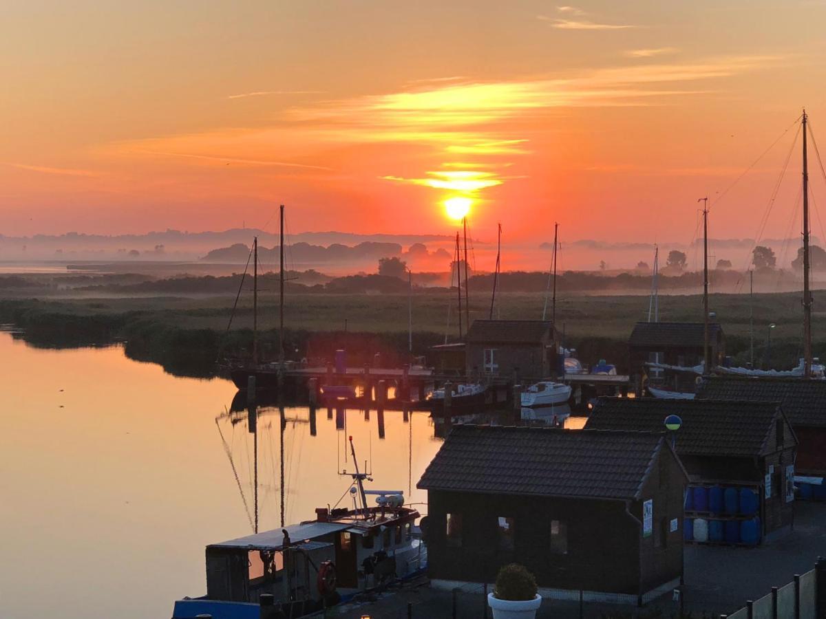 Moenchgut Living & Spa Gager Exterior photo Sunset over the harbour